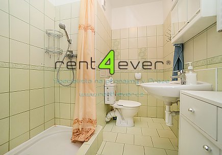 Pronájem bytu, Hlubočepy, Lamačova, byt 2+1, 45 m2, sklep, výtah, šatna, částečně zařízený, Rent4Ever.cz