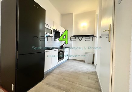 Pronájem bytu, Vysočany, Krátkého, byt 3+kk, 82 m2, po rekonstrukci, 2x balkon, komora, zařízený, Rent4Ever.cz