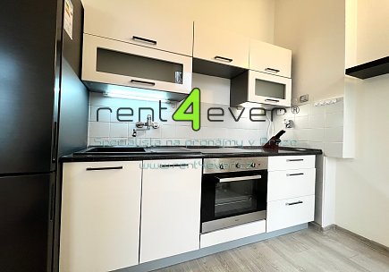 Pronájem bytu, Vysočany, Krátkého, byt 3+kk, 82 m2, po rekonstrukci, 2x balkon, komora, zařízený, Rent4Ever.cz