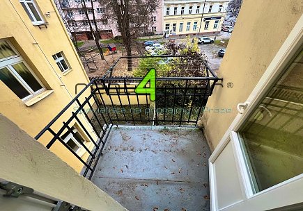 Pronájem bytu, Vysočany, Krátkého, byt 3+kk, 82 m2, po rekonstrukci, 2x balkon, komora, zařízený, Rent4Ever.cz