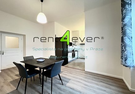 Pronájem bytu, Vysočany, Krátkého, byt 3+kk, 82 m2, po rekonstrukci, 2x balkon, komora, zařízený, Rent4Ever.cz