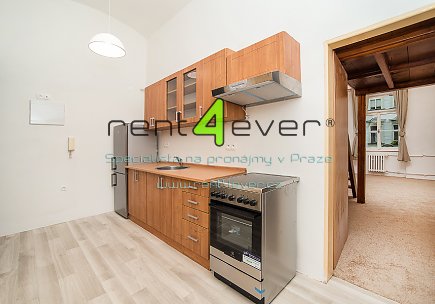 Pronájem bytu, Žižkov, Sudoměřská, byt 2+1, 70 m2, cihla, společný balkon a zahrada, vybavený , Rent4Ever.cz