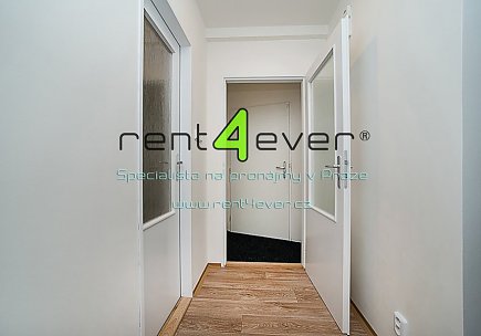 Pronájem bytu, Libeň, Vosmíkových, byt 1+1, 40 m2, cihla, komora, nezařízený nábytkem, Rent4Ever.cz