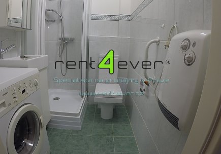 Pronájem bytu, Metro A Strašnická, Srbínská, byt 2+kk, 46 m2, po rekonstrukci, nevybavený, Rent4Ever.cz