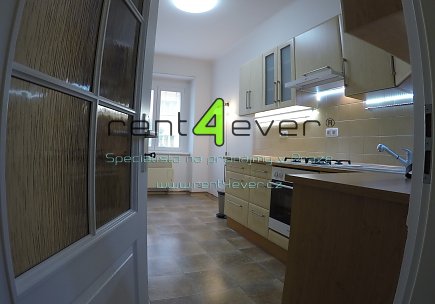 Pronájem bytu, Metro A Strašnická, Srbínská, byt 2+kk, 46 m2, po rekonstrukci, nevybavený, Rent4Ever.cz