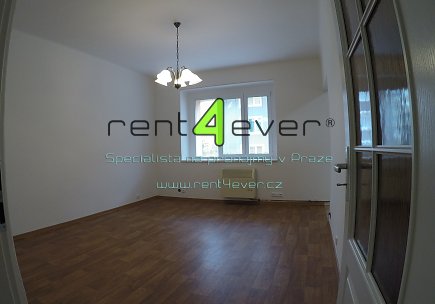 Pronájem bytu, Metro A Strašnická, Srbínská, byt 2+kk, 46 m2, po rekonstrukci, nevybavený, Rent4Ever.cz