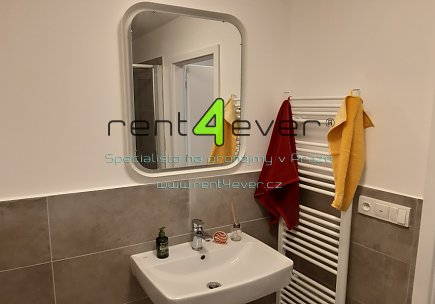 Pronájem bytu, Hostivař, Horolezecká, luxusní byt 1+kk, 38 m2, novostavba, balkon, garážové stání, Rent4Ever.cz