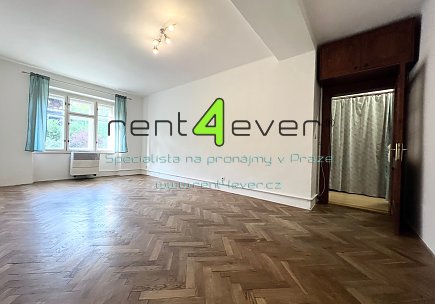 Pronájem bytu, Vršovice, Francouzská, byt 2+kk, 54 m2, po rekonstrukci, nezařízený nábytkem, Rent4Ever.cz