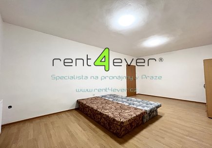 Pronájem bytu, Roztoky, V úvoze, byt 3+1, 96 m2, v suterénu, po rekonstrukci, vybavený , Rent4Ever.cz