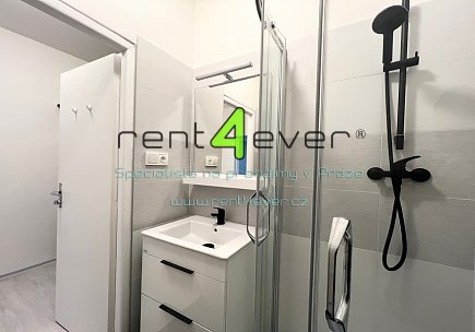 Pronájem bytu, Vokovice, Alžírská, 2+1, 55 m2, po kompletní rekonstrukci, sklep, společná lodžie, Rent4Ever.cz