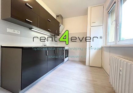 Pronájem bytu, Vokovice, Alžírská, 2+1, 55 m2, po kompletní rekonstrukci, sklep, společná lodžie, Rent4Ever.cz