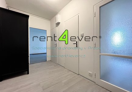 Pronájem bytu, Vokovice, Alžírská, 2+1, 55 m2, po kompletní rekonstrukci, sklep, společná lodžie, Rent4Ever.cz