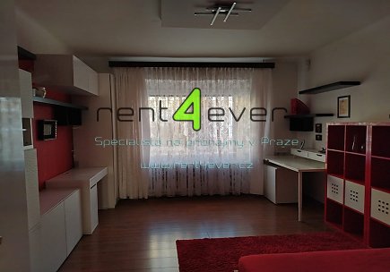 Pronájem bytu, Hostivař, Štěrboholská, pokoj 20 m2, zařízený, spolubydlení v bytě pro max.1 osobu , Rent4Ever.cz