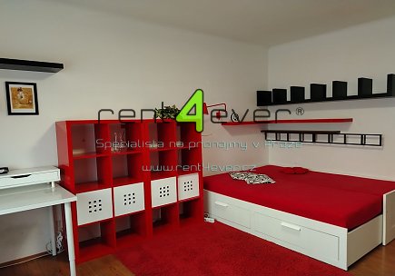 Pronájem bytu, Hostivař, Štěrboholská, pokoj 20 m2, zařízený, spolubydlení v bytě pro max.1 osobu , Rent4Ever.cz