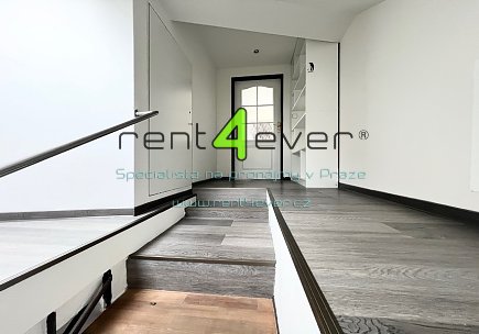 Pronájem bytu, Radonice, Prchalova, podkrovní byt 3+kk, 120 m2, v RD, terasa, vybavený nábytkem, Rent4Ever.cz