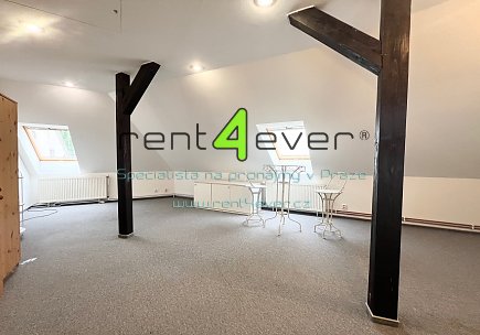 Pronájem bytu, Radonice, Prchalova, podkrovní byt 3+kk, 120 m2, v RD, terasa, vybavený nábytkem, Rent4Ever.cz