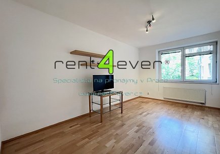 Pronájem bytu, Vysočany, Nepilova, ateliér 2+kk, 39 m2, novostavba - projekt Rubeška, Rent4Ever.cz