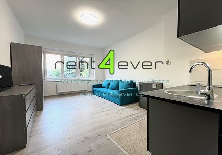 Pronájem bytu, Metro C Kobylisy, Nad záložnou, byt 1+kk, 28 m2, po rekonstrukci, zařízený, Rent4Ever.cz