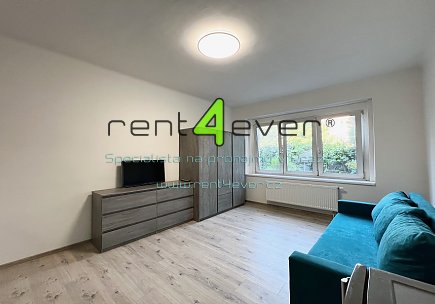 Pronájem bytu, Metro C Kobylisy, Nad záložnou, byt 1+kk, 28 m2, po rekonstrukci, zařízený, Rent4Ever.cz