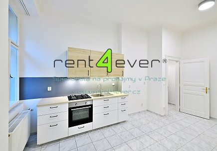 Pronájem bytu, Nové Město, Zlatnická, byt 1+1, 45.5 m2, cihla, po rekonstrukci, nevybavený nábytkem, Rent4Ever.cz