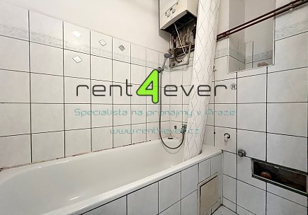 Pronájem bytu, Metro B Křižíkova, Petra Slezáka, byt 2+1, 54.4 m2, komora, nezařízený nábytkem, Rent4Ever.cz