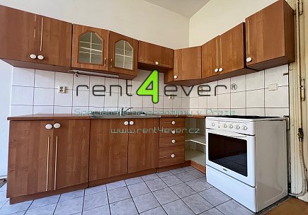 Pronájem bytu, Metro B Křižíkova, Petra Slezáka, byt 2+1, 54.4 m2, komora, nezařízený nábytkem, Rent4Ever.cz