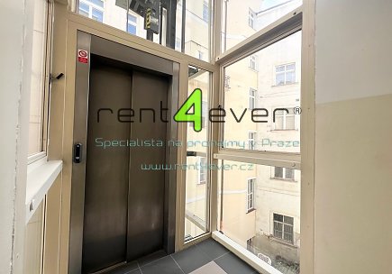 Pronájem bytu, Karlín, Za Poříčskou bránou, byt 3+1, 100 m2, částečně zařízený nábytkem, Rent4Ever.cz