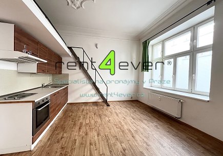 Pronájem bytu, Žižkov, Cimburkova, byt 2+kk, 36 m2, po rekonstrukci, zahrada, nezařízený nábytkem, Rent4Ever.cz