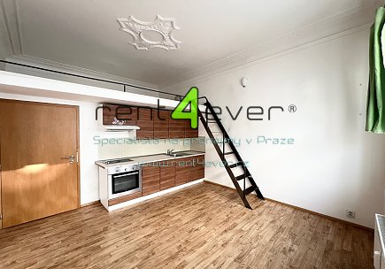 Pronájem bytu, Žižkov, Cimburkova, byt 2+kk, 36 m2, po rekonstrukci, zahrada, nezařízený nábytkem, Rent4Ever.cz