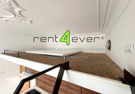 Pronájem bytu, Žižkov, Cimburkova, byt 2+kk, 36 m2, po rekonstrukci, zahrada, nezařízený nábytkem, Rent4Ever.cz