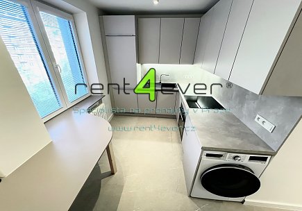 Pronájem bytu, Vršovice, Kavkazská, byt 2+1, 52 m2, po rekonstrukci, sklep, společný balkon, Rent4Ever.cz