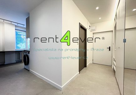 Pronájem bytu, Vršovice, Kavkazská, byt 2+1, 52 m2, po rekonstrukci, sklep, společný balkon, Rent4Ever.cz