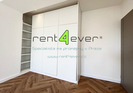 Pronájem bytu, Vršovice, Kavkazská, byt 2+1, 52 m2, po rekonstrukci, sklep, společný balkon, Rent4Ever.cz