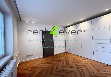 Pronájem bytu, Vršovice, Kavkazská, byt 2+1, 52 m2, po rekonstrukci, sklep, společný balkon, Rent4Ever.cz