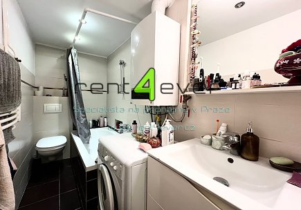 Pronájem bytu, Nové Město, Palackého, byt 1+1, 40 m2, po rekonstrukci, zařízený nábytkem, Rent4Ever.cz