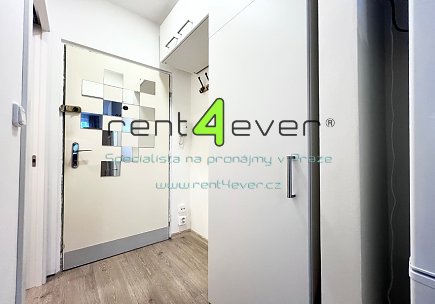 Pronájem bytu, Hostivař, Gercenova, byt 1+kk, 20 m2, po rekonstrukci, zařízený nábytkem, Rent4Ever.cz