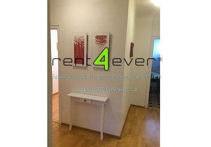 Pronájem bytu, Vršovice, Novorossijská, byt 2+kk, 35.7 m2, po rekonstrukci, zařízený nábytkem, Rent4Ever.cz