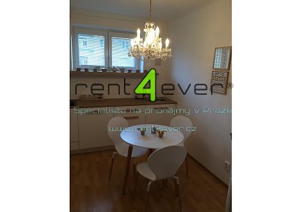 Pronájem bytu, Vršovice, Novorossijská, byt 2+kk, 35.7 m2, po rekonstrukci, zařízený nábytkem, Rent4Ever.cz