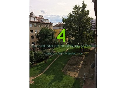 Pronájem bytu, Vršovice, Novorossijská, byt 2+kk, 35.7 m2, po rekonstrukci, zařízený nábytkem, Rent4Ever.cz