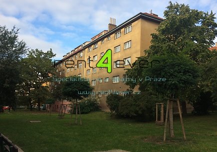 Pronájem bytu, Vršovice, Novorossijská, byt 2+kk, 35.7 m2, po rekonstrukci, zařízený nábytkem, Rent4Ever.cz