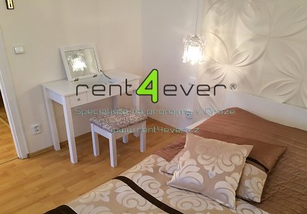 Pronájem bytu, Vršovice, Novorossijská, byt 2+kk, 35.7 m2, po rekonstrukci, zařízený nábytkem, Rent4Ever.cz