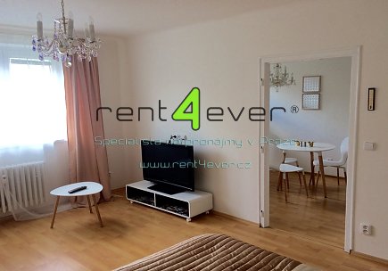 Pronájem bytu, Vršovice, Novorossijská, byt 2+kk, 35.7 m2, po rekonstrukci, zařízený nábytkem, Rent4Ever.cz