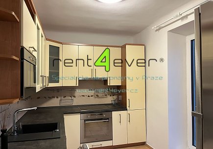 Pronájem bytu, Vršovice, Bělocerkevská, byt 1+1, 36.7 m2, po kompletní rekonstrukci, zařízený, Rent4Ever.cz