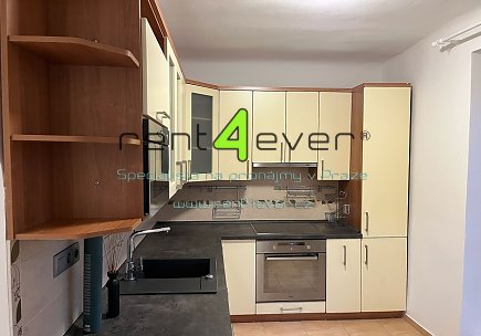 Pronájem bytu, Vršovice, Bělocerkevská, byt 1+1, 36.7 m2, po kompletní rekonstrukci, zařízený, Rent4Ever.cz