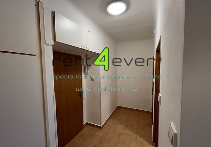 Pronájem bytu, Vršovice, Bělocerkevská, byt 1+1, 36.7 m2, po kompletní rekonstrukci, zařízený, Rent4Ever.cz