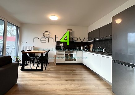 Pronájem bytu, Modřany, Andělova, byt 2+kk ve vile, 55 m2, cihla, parkovací místo, nezařízený , Rent4Ever.cz