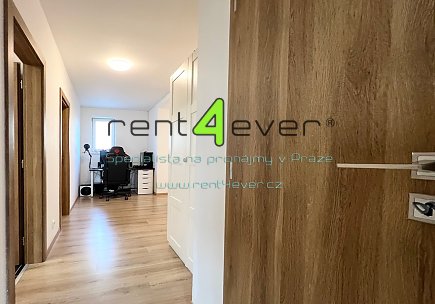 Pronájem bytu, Modřany, Andělova, byt 2+kk ve vile, 55 m2, cihla, parkovací místo, nezařízený , Rent4Ever.cz