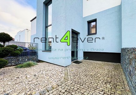 Pronájem bytu, Modřany, Andělova, byt 2+kk ve vile, 55 m2, cihla, parkovací místo, nezařízený , Rent4Ever.cz