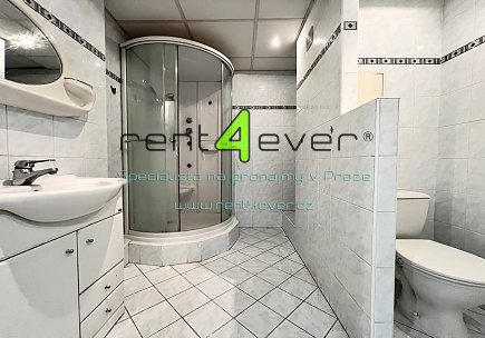 Pronájem bytu, Kladno – Kročehlavy, 3+1, 68 m2 + lodžie, po rekonstrukci, výtah, nezařízený, Rent4Ever.cz