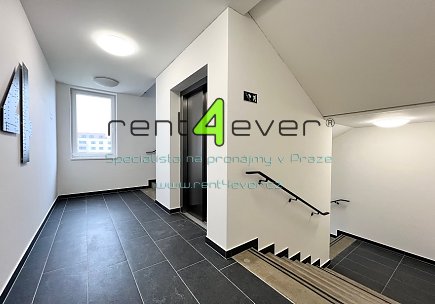 Pronájem bytu, Kbely, Sedlářova, byt 2+kk, 51 m2, novostavba, balkon, park. stání, nevybavený, Rent4Ever.cz